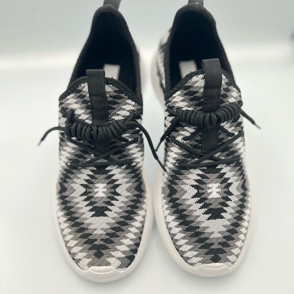 Very G Black and White Athletic Shoes